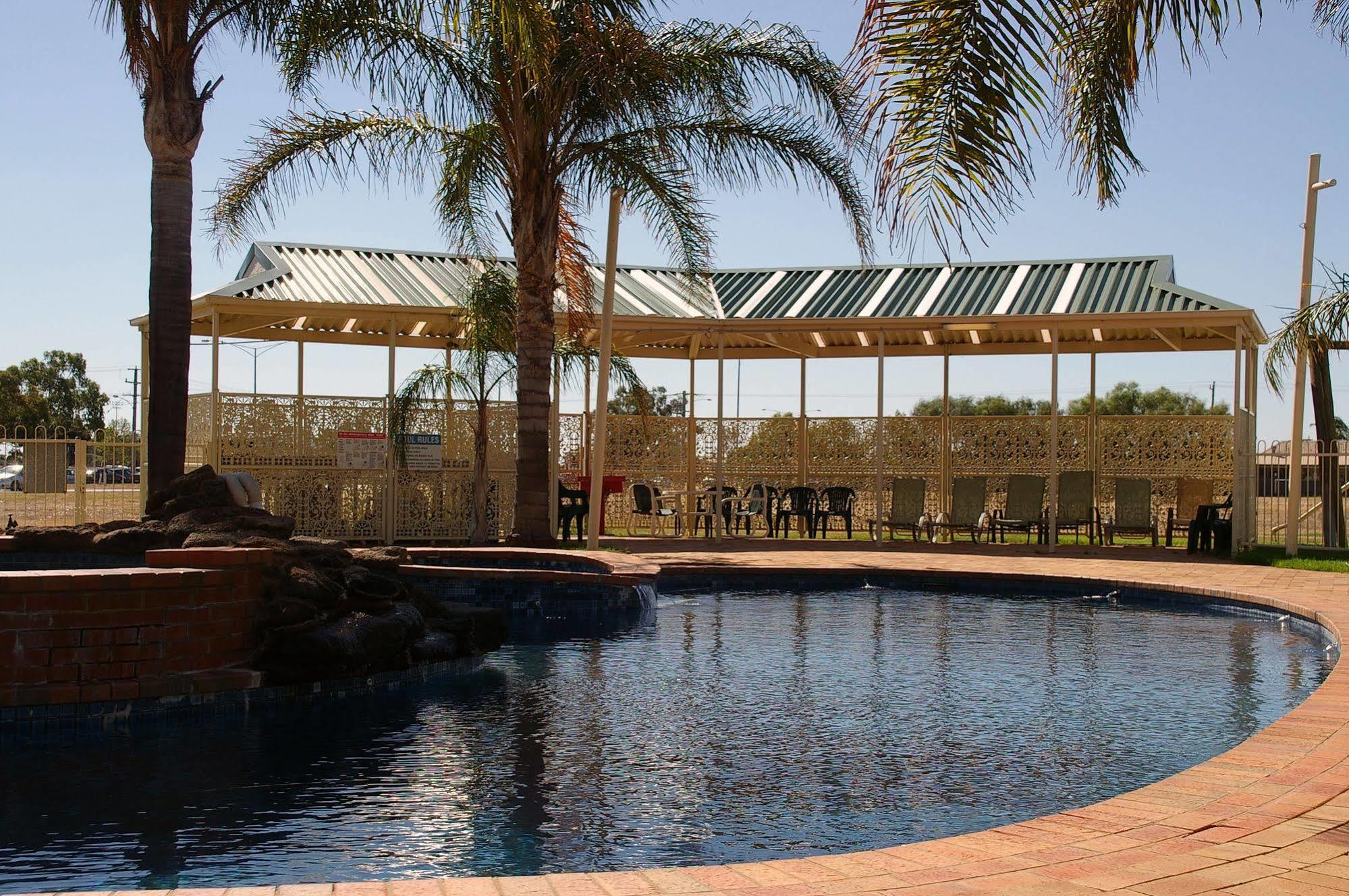 Pines Country Club Motor Inn Shepparton Exterior foto